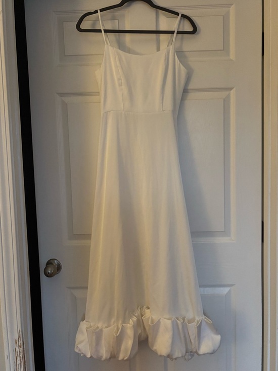 Elegant White Ruffle-Hem Satin Dress - Picture 4 of 6